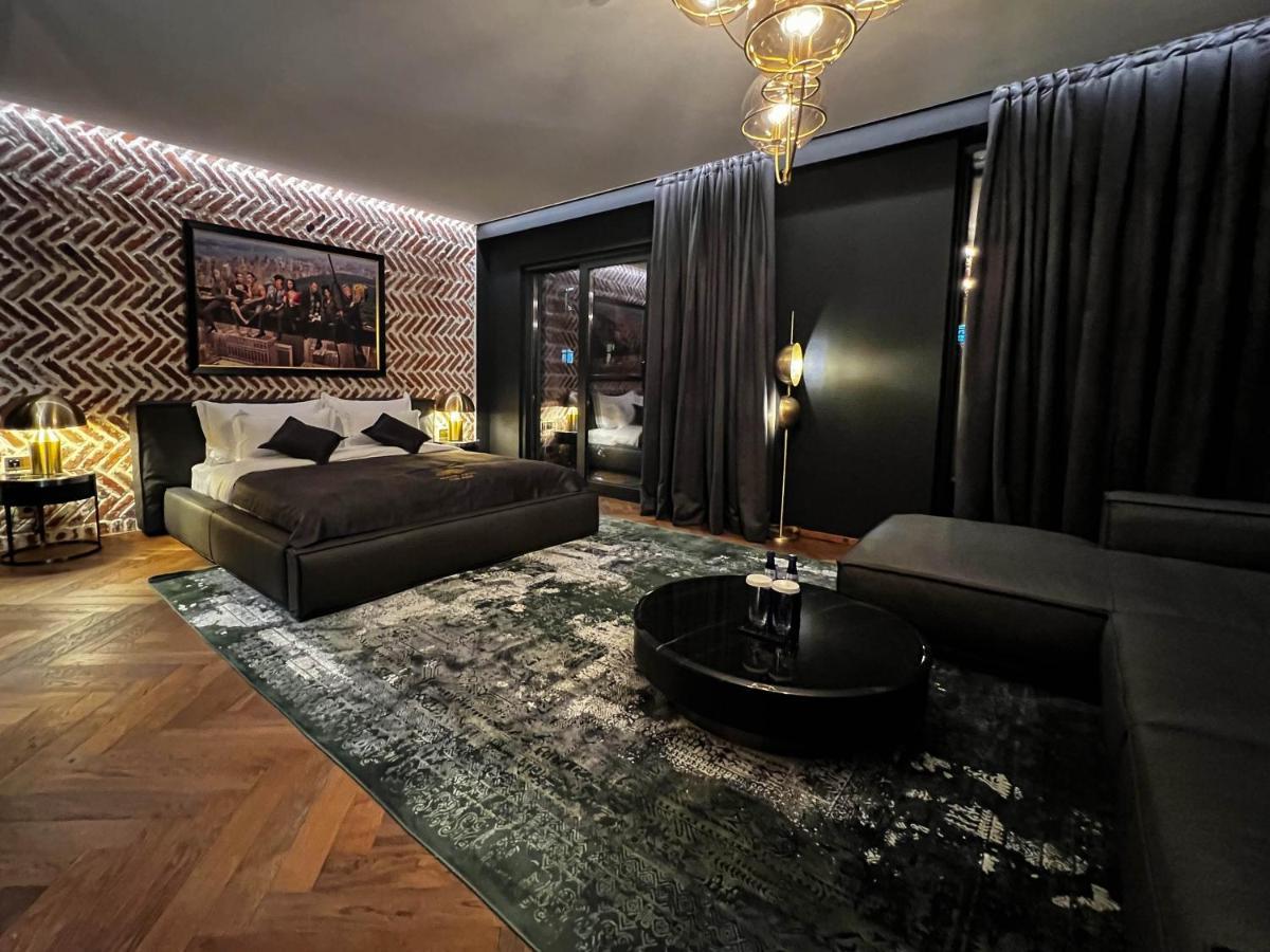 Hotel Mandarin Club House à Batoumi Extérieur photo