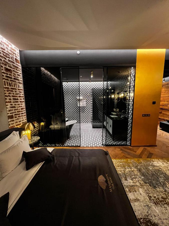Hotel Mandarin Club House à Batoumi Extérieur photo