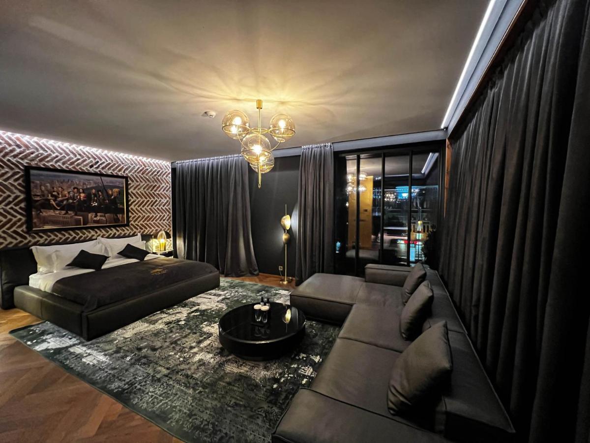 Hotel Mandarin Club House à Batoumi Extérieur photo