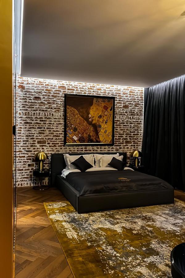 Hotel Mandarin Club House à Batoumi Extérieur photo