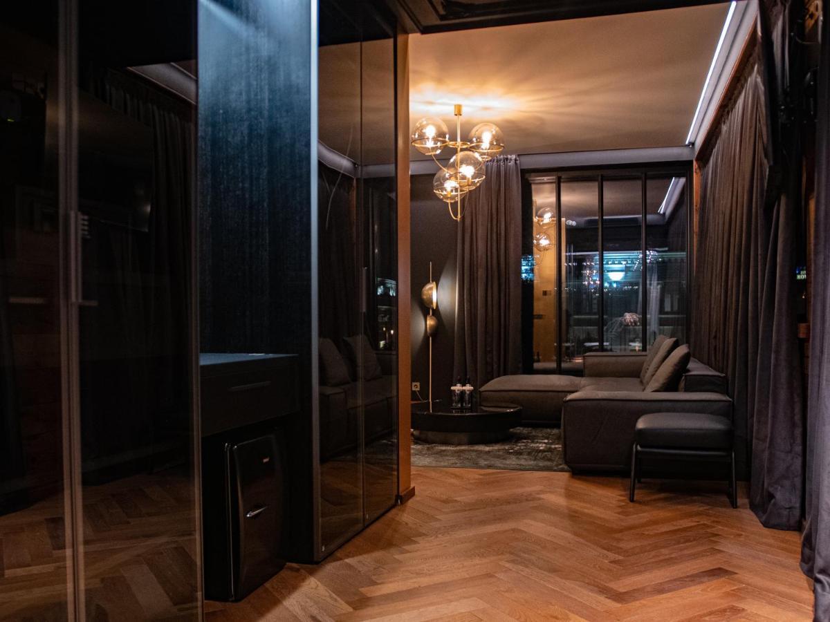 Hotel Mandarin Club House à Batoumi Extérieur photo