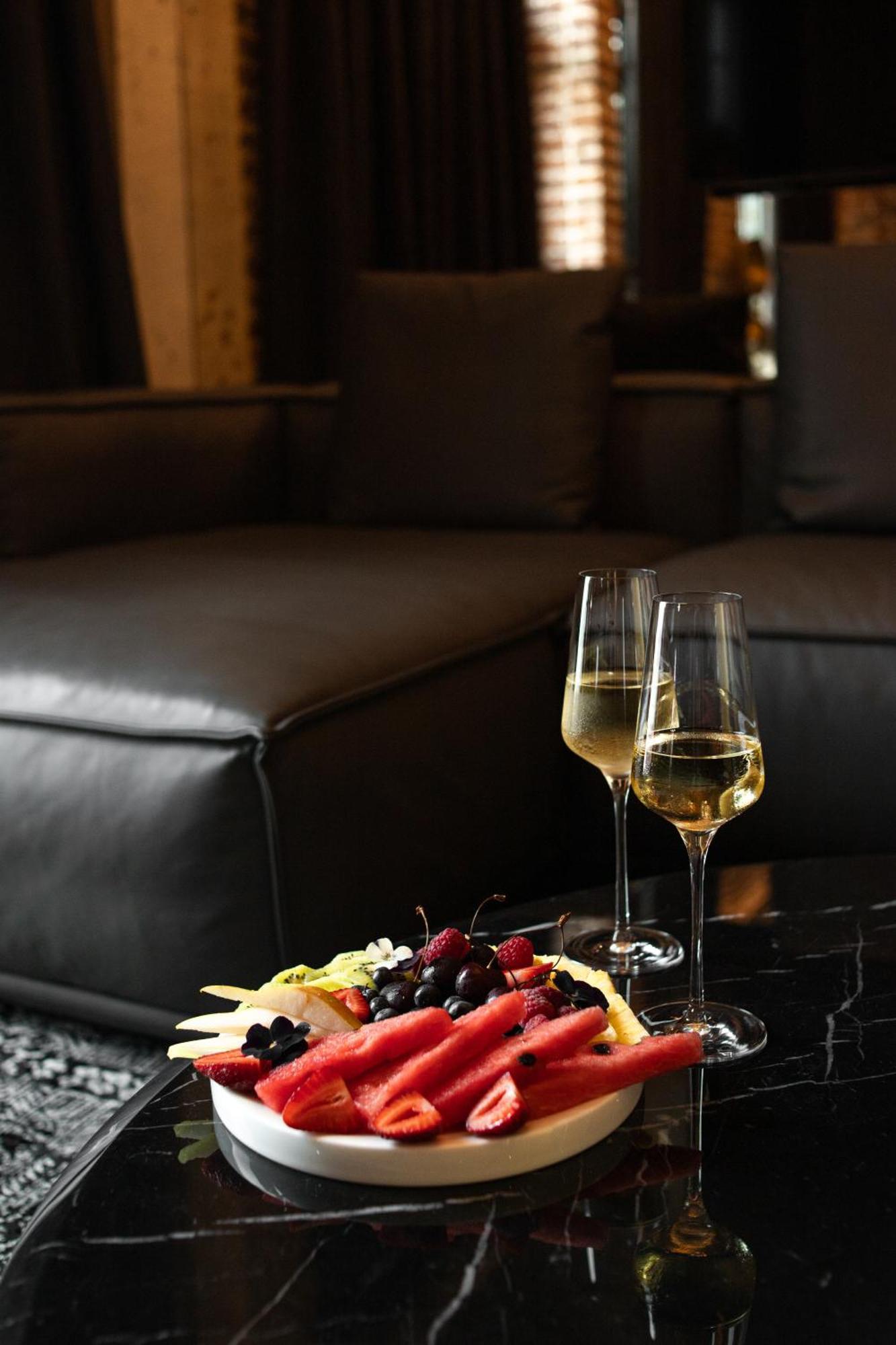 Hotel Mandarin Club House à Batoumi Extérieur photo