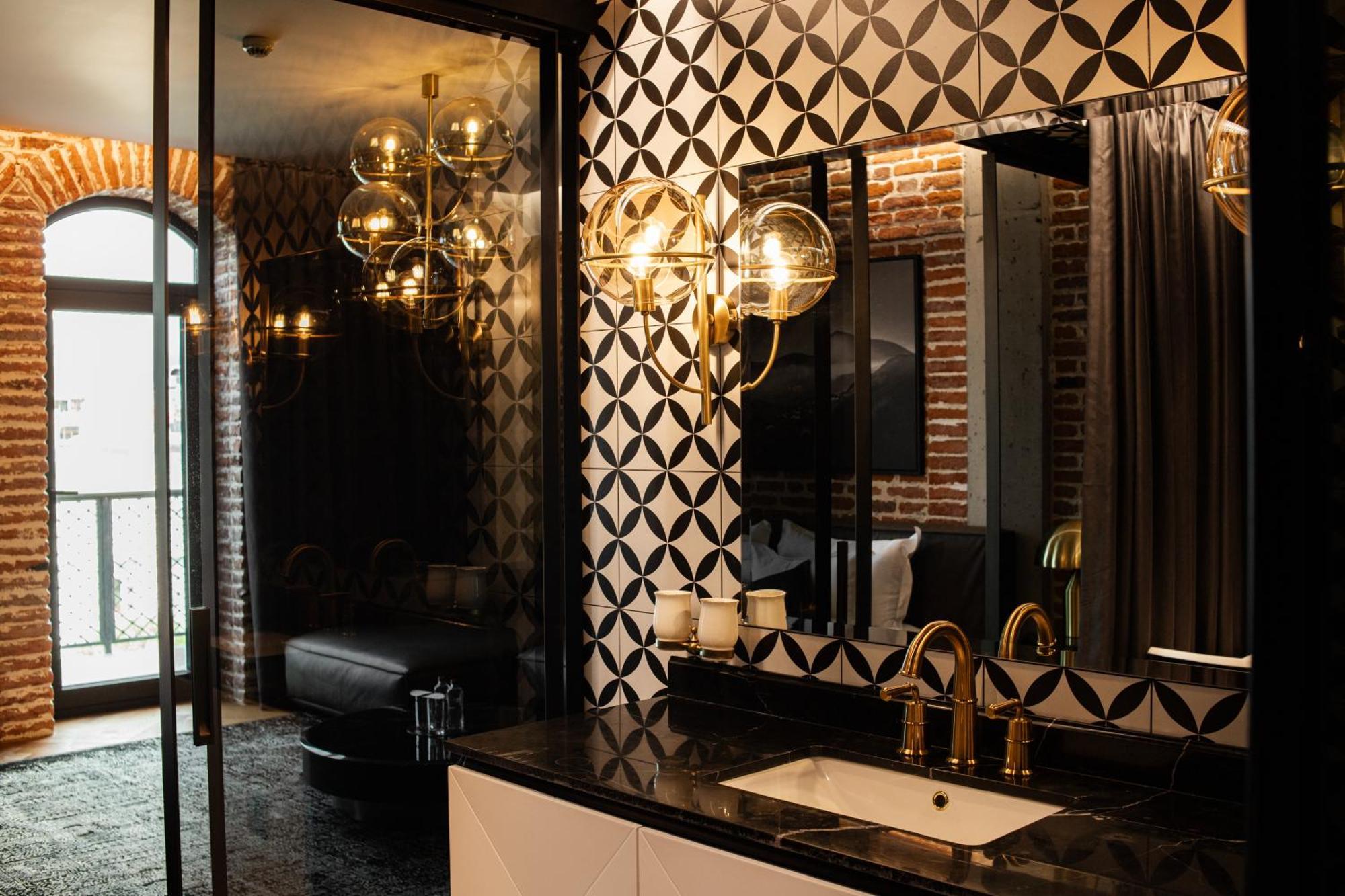 Hotel Mandarin Club House à Batoumi Extérieur photo