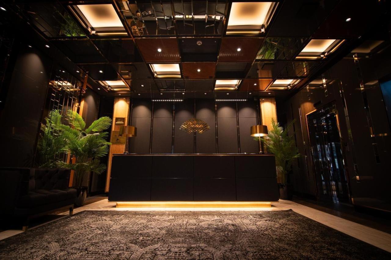 Hotel Mandarin Club House à Batoumi Extérieur photo